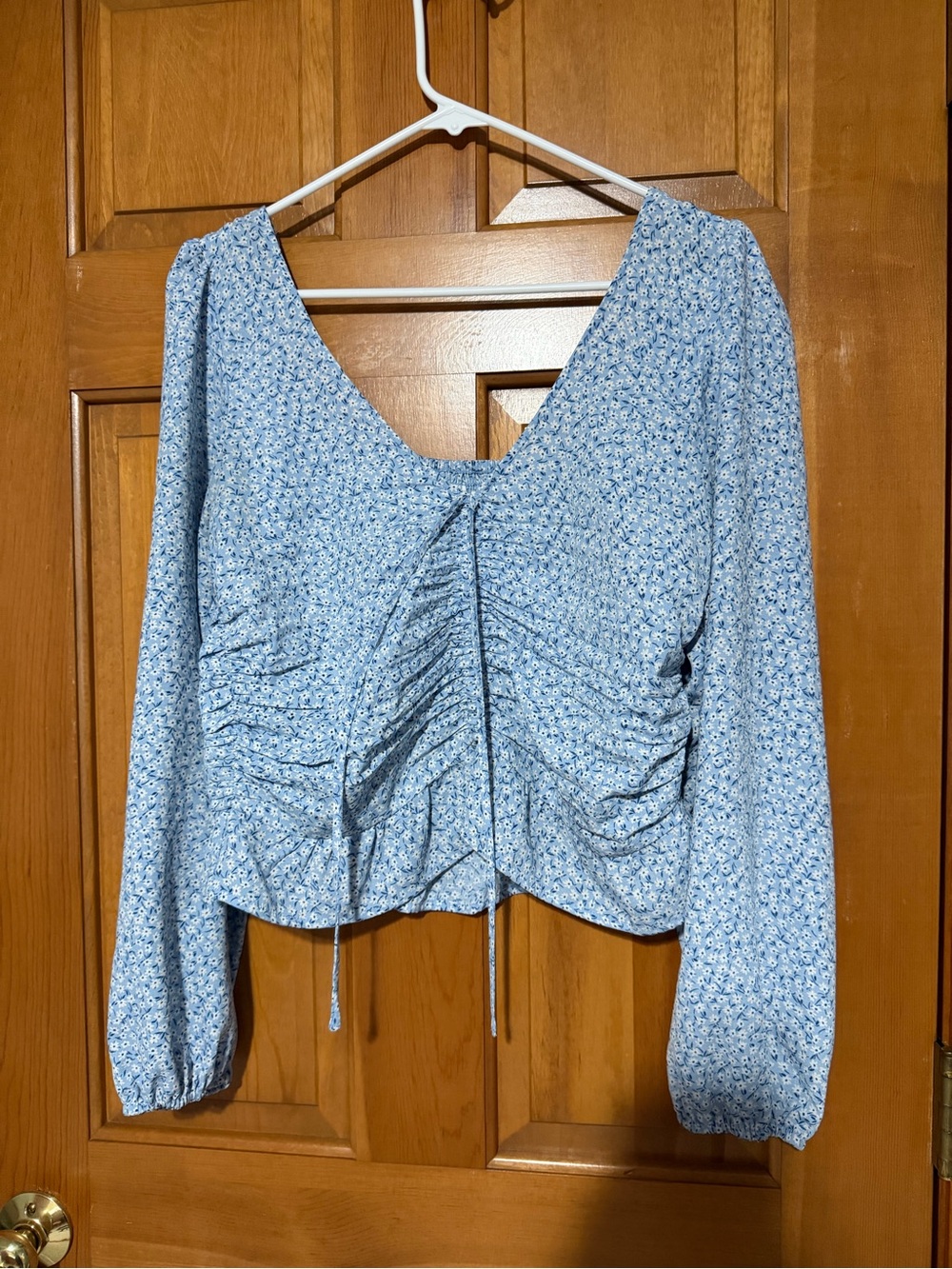 H&M Blue Floral Ruched Long-Sleeve Women’s Top medium